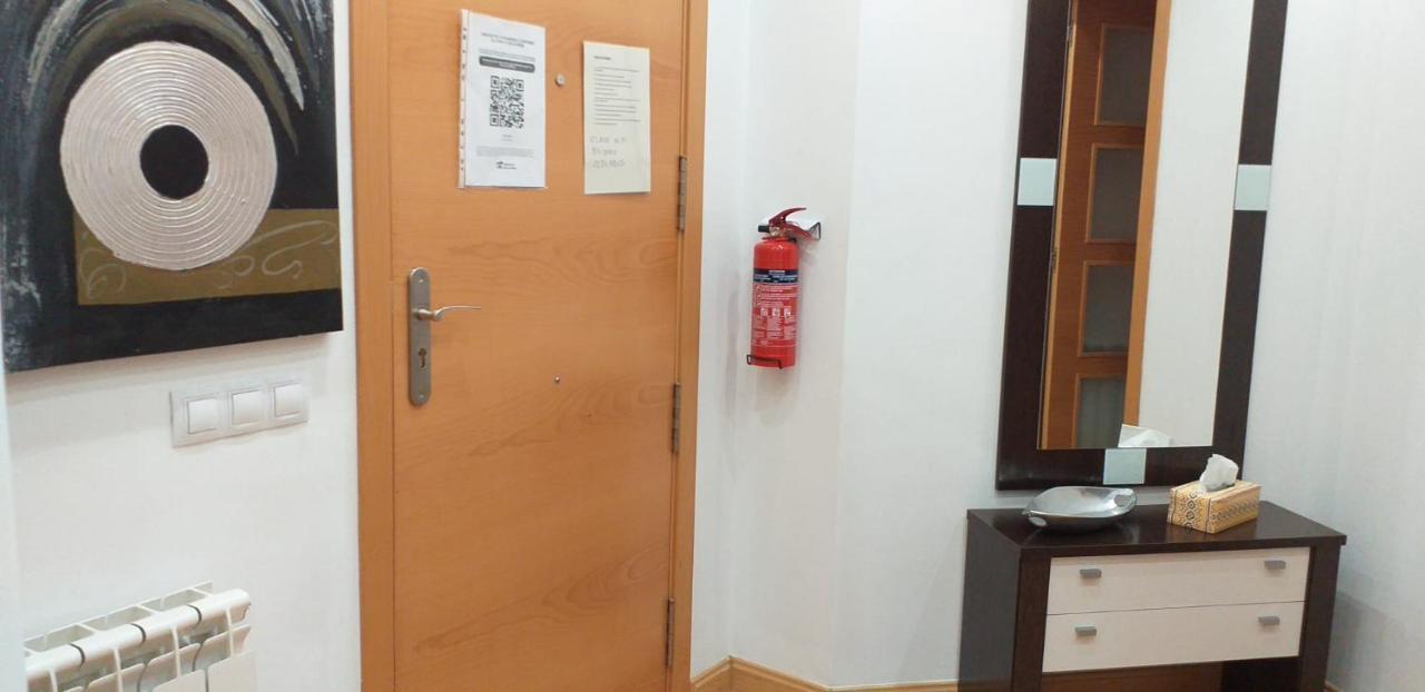 Apartamento Los Lirios ログローニョ エクステリア 写真