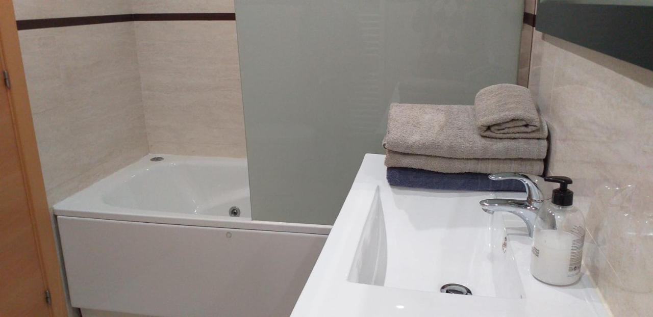 Apartamento Los Lirios ログローニョ エクステリア 写真