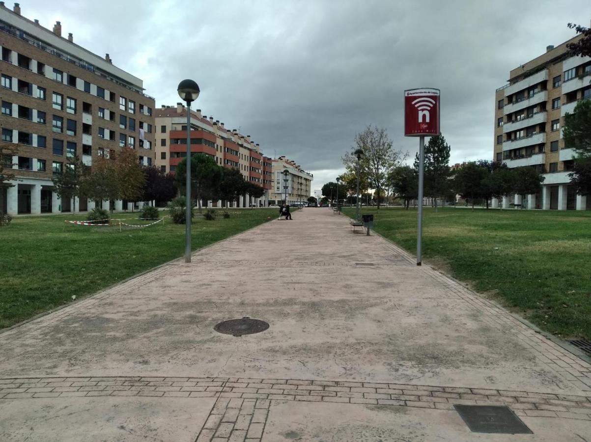 Apartamento Los Lirios ログローニョ エクステリア 写真