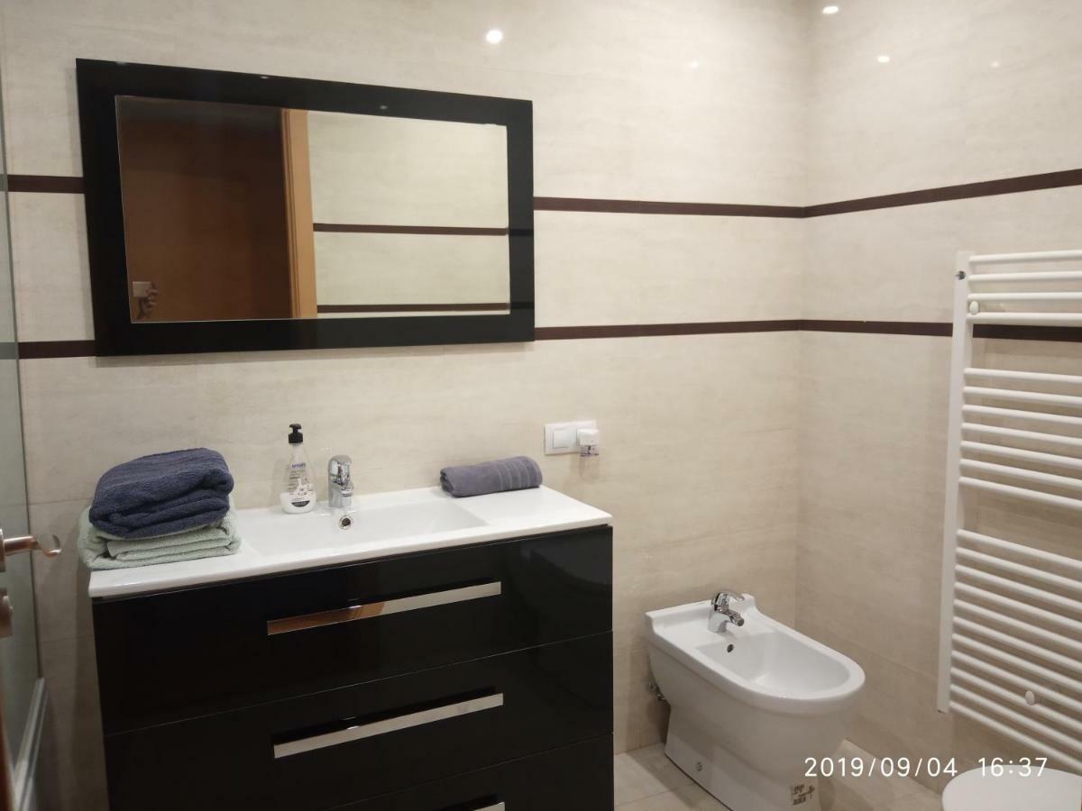 Apartamento Los Lirios ログローニョ エクステリア 写真